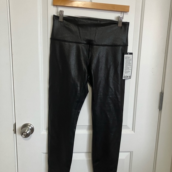 lululemon athletica Black foil Leggings- Wunder train tight 25” - Picture 4 of 6